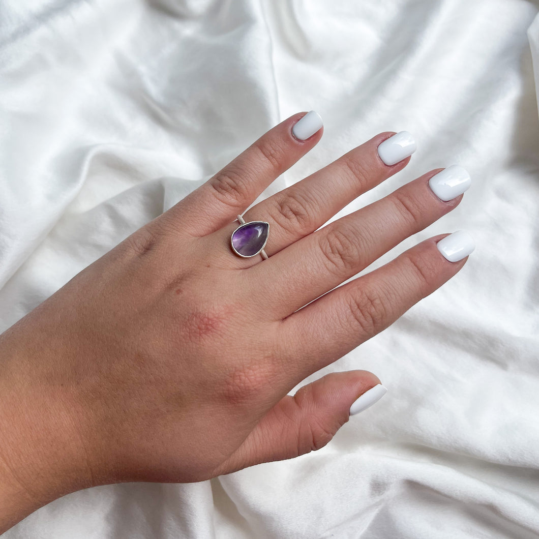 Amethyst teardrop silver ring/size 6.5